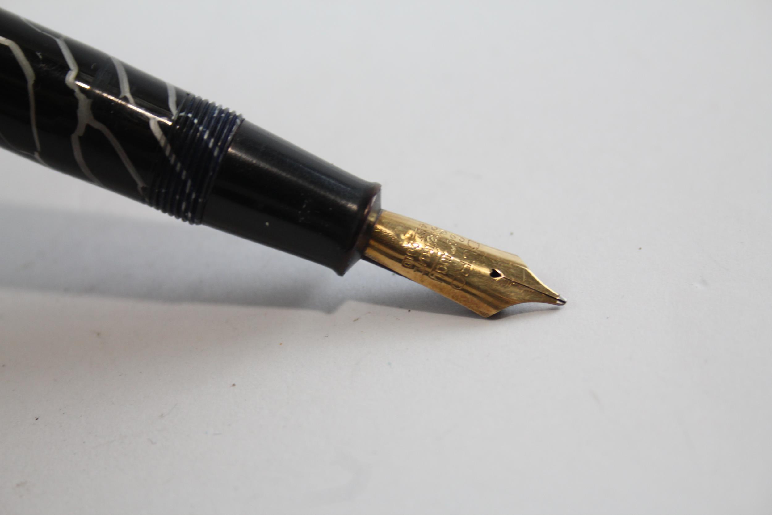 Vintage CONWAY STEWART 60 Black FOUNTAIN PEN w/ 14ct Gold Nib WRITING // Dip Tested & WRITING In - Image 2 of 5