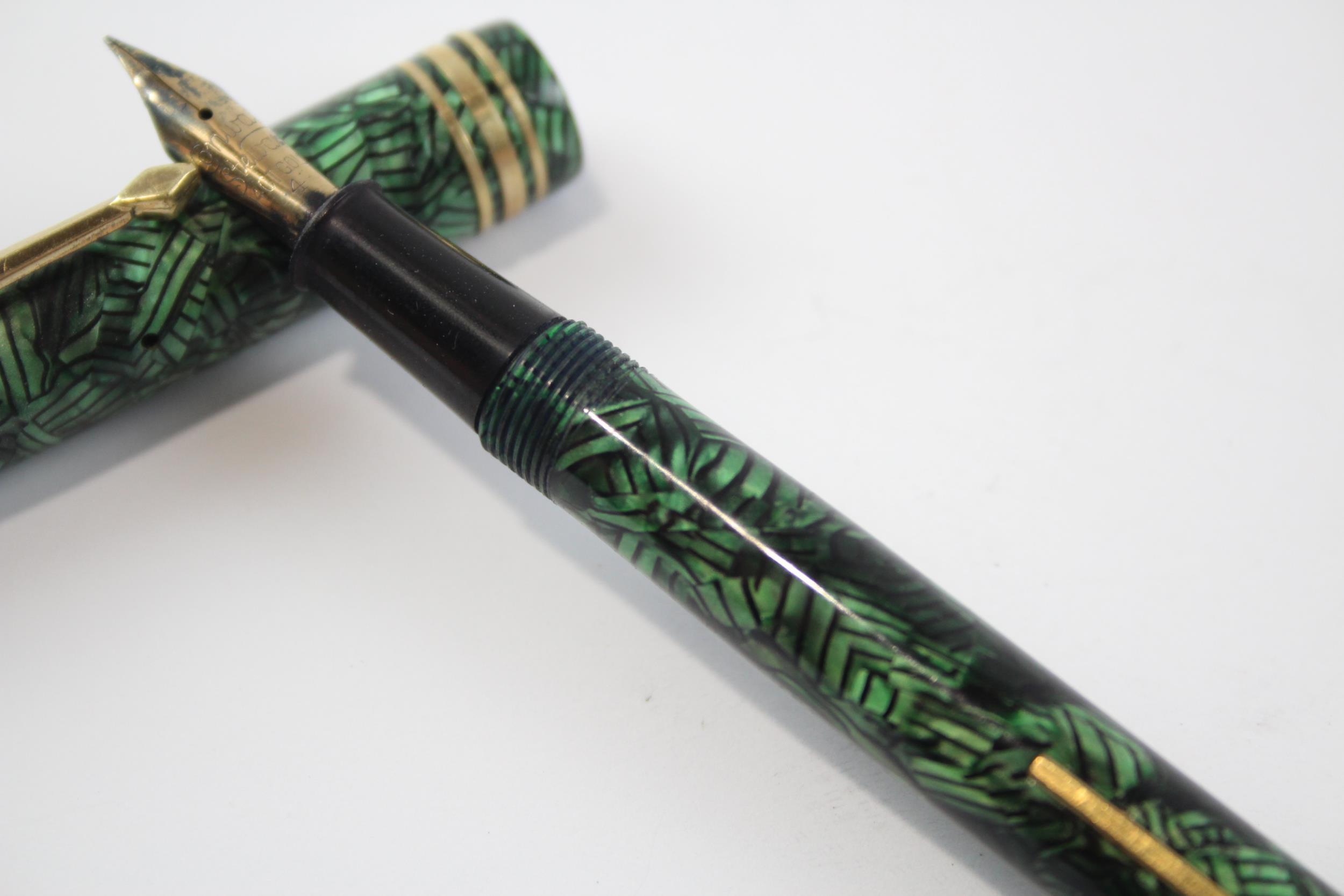 Vintage CONWAY STEWART 73 Green FOUNTAIN PEN w/ 14ct Gold Nib WRITING // Dip Tested & WRITING In - Image 3 of 4