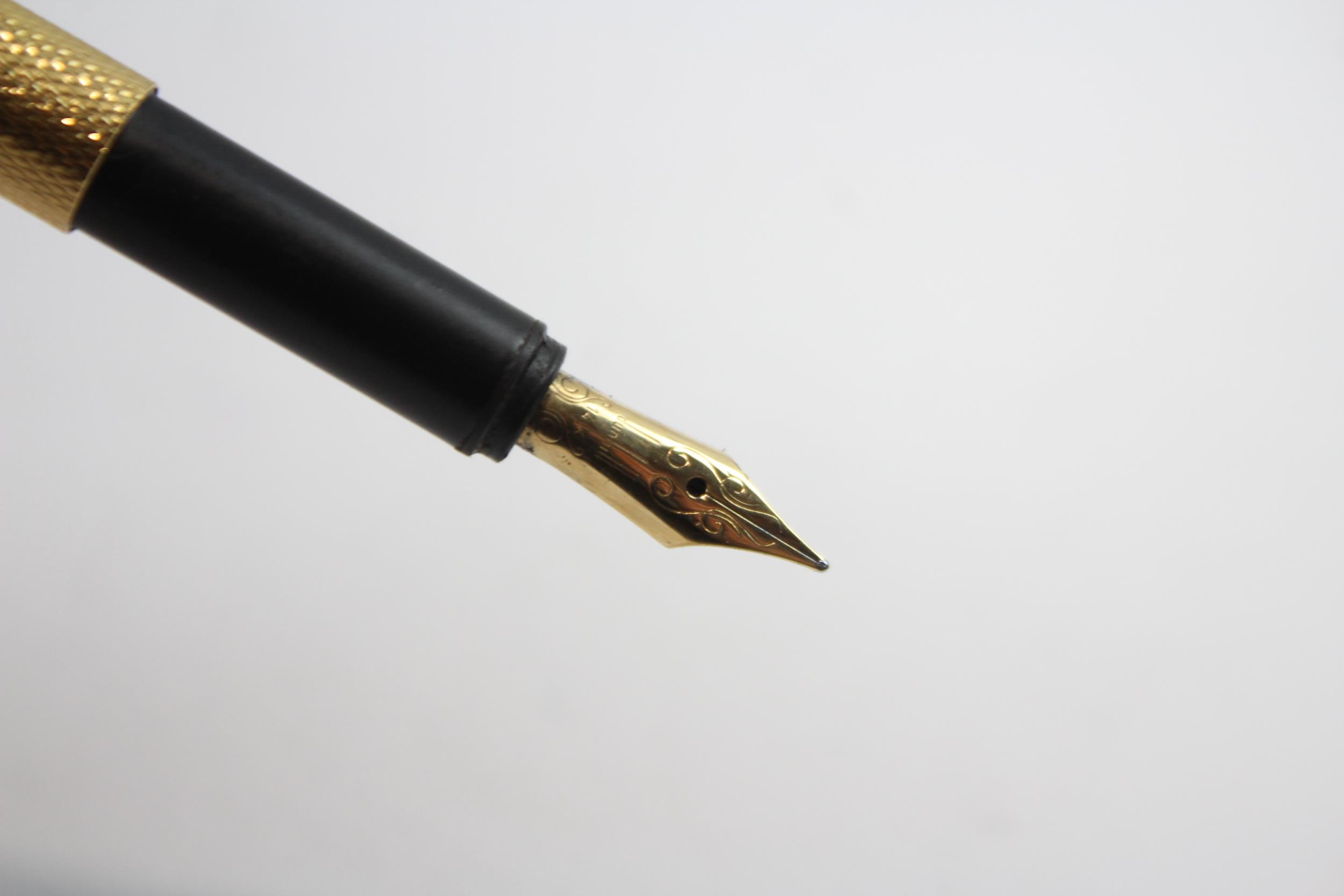 Vintage DUNHILL Gold Plated Fountain Pen w/ 14ct Gold Nib WRITING (26g) // Dip Tested & WRITING In - Image 4 of 6