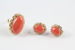 9ct Gold Vintage Modernist Coral Ring & Paired Earring Set (13.5g) Size L