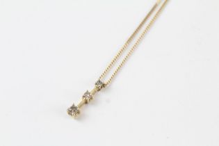 9ct gold diamond drop pendant necklace (1.8g)