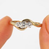9ct gold antique diamond offset trilogy ring (2g) Size Q