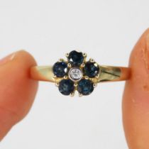 9ct gold sapphire & diamond floral cluster ring (3.1g) Size N