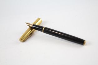 Vintage WATERMAN Black Fountain Pen w/ 18ct Gold Nib, Gold Plate Cap WRITING //"