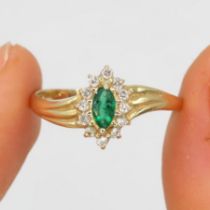 14ct gold diamond & emerald cluster ring (2.1g) Size Q 1/2