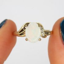 9ct gold vintage opal & diamond dress ring (2.1g) Size Q