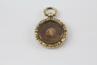9ct gold antique etched sweetheart fob (4.9g)