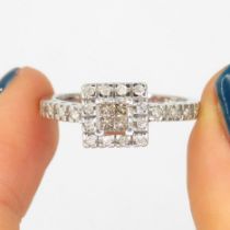 9ct white gold diamond cluster dress ring (3.7g) Size R