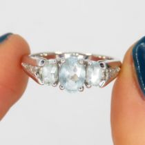 10ct white gold aquamarine & diamond trilogy ring (2.9g) Size N 1/2