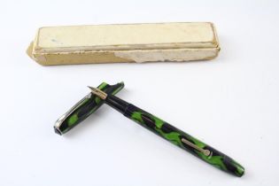 Vintage CONWAY STEWART 16 Green FOUNTAIN PEN w/ 14ct Gold Nib WRITING Boxed//Dip Tested & WRITING In