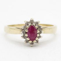 9ct gold diamond & ruby oval cluster ring (2.3g) Size M