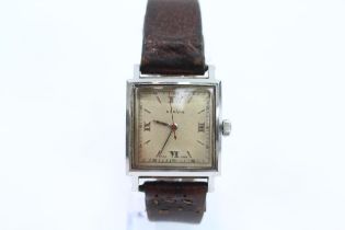 RODANIA Gents Vintage C.1930s Square Cased WRISTWATCH Hand-wind WORKING //