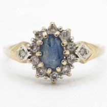 9ct gold diamond & sapphire oval cluster ring (2.3g) Size Q 1/2