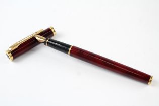 Vintage WATERMAN Preface Burgundy Lacquer Fountain Pen w/18ct Gold Nib WRITING //Dip Tested &