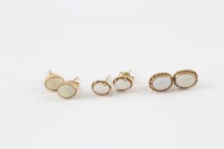 3 x 9ct gold vintage opal set stud earrings (2.6g)
