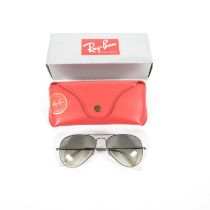 1x Pair boxed Ray Ban Sunglasses lens etched RB //