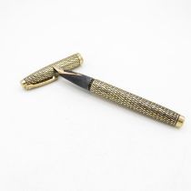 Shaeffer pen with 14ct gold nib //