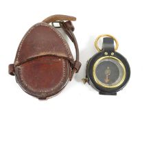 Military 1916/17 Compass with leather carrying pouch with Military Crows Foot //