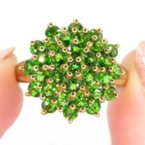 9ct gold green gem cluster dress ring (3.6g) Size Q