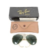 1x Pair boxed Ray Ban Sunglasses lens etched BL //