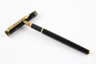 Vintage WATERMAN Exclusive Black Lacquer Fountain Pen w/ 18ct Gold Nib WRITING // w/ Jaguar