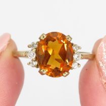 9ct gold citrine & diamond dress ring (2.7g) Size Q
