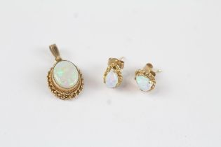 2x 9ct gold vintage opal pendant & earrings set (2.3g)