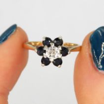 9ct gold diamond & sapphire floral cluster ring (2.4g) Size N+1/2