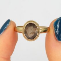 9ct gold smoky quartz single stone ring (3.5g) Size S