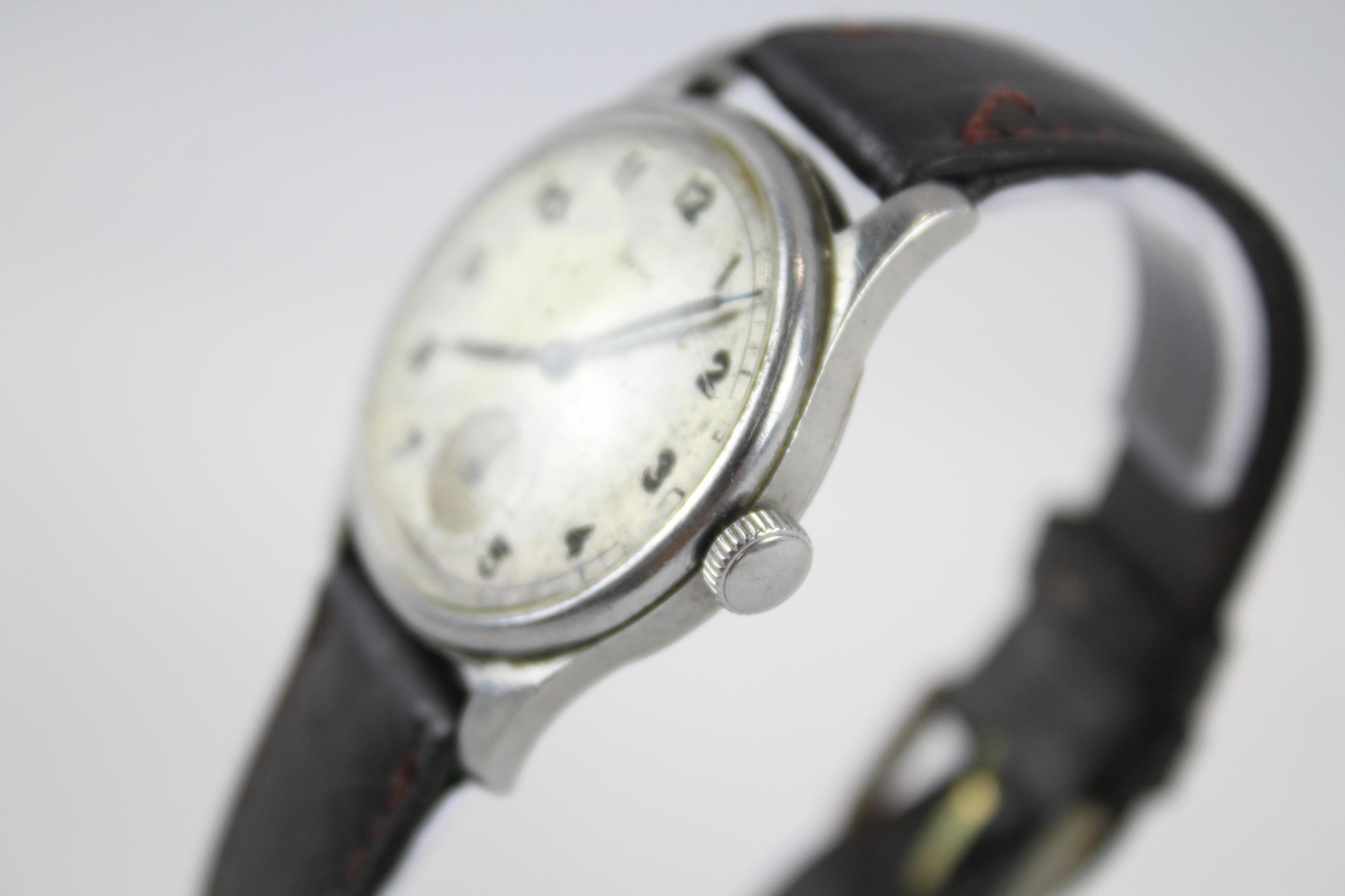 SMITHS Military Style Gents Vintage WRISTWATCH Hand-wind WORKING // SMITHS Military Style Gents - Image 4 of 5