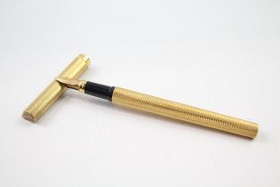 Vintage S.T DUPONT Gold Plate Cased Fountain Pen w/ 18ct Gold Nib WRITING 21g // Dip Tested &