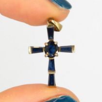 9ct gold sapphire cross pendant (1.4g)