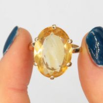 9ct gold citrine single stone ring (4.5g) Size P