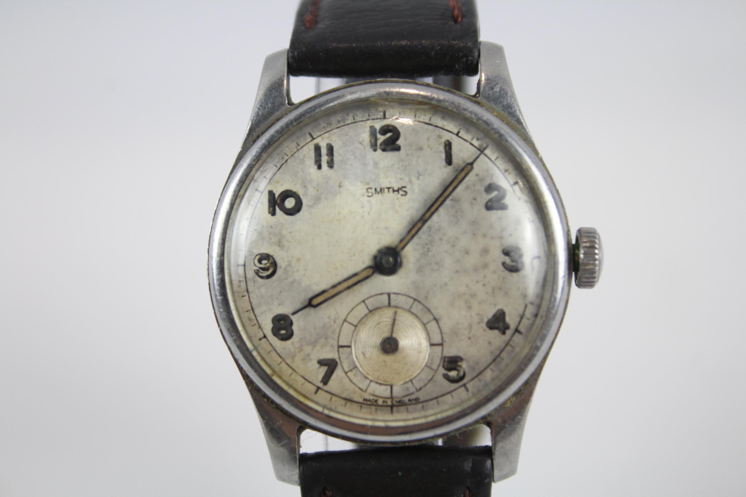 SMITHS Military Style Gents Vintage WRISTWATCH Hand-wind WORKING // SMITHS Military Style Gents - Image 3 of 5