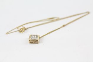 9ct gold and diamond pendant with gold chain (1.6g)