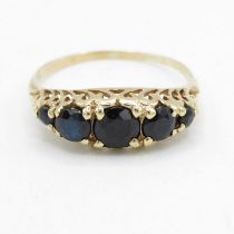 9ct gold antique sapphire five stone ring (2.1g) Size Q