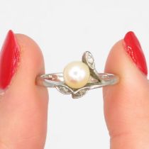 10ct gold vintage cultured pearl & diamond foliate dress ring (2.4g) Size L