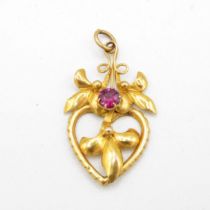 9ct gold antique garnet pendant (0.8g)