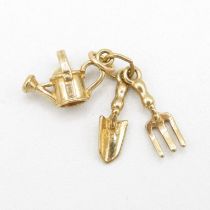 9ct gold gardening tools charm (1.1g)