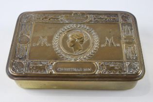 WW1 1914 Princess Mary Tin // WW1 1914 Princess Mary Tin In vintage condition Signs of age & wear