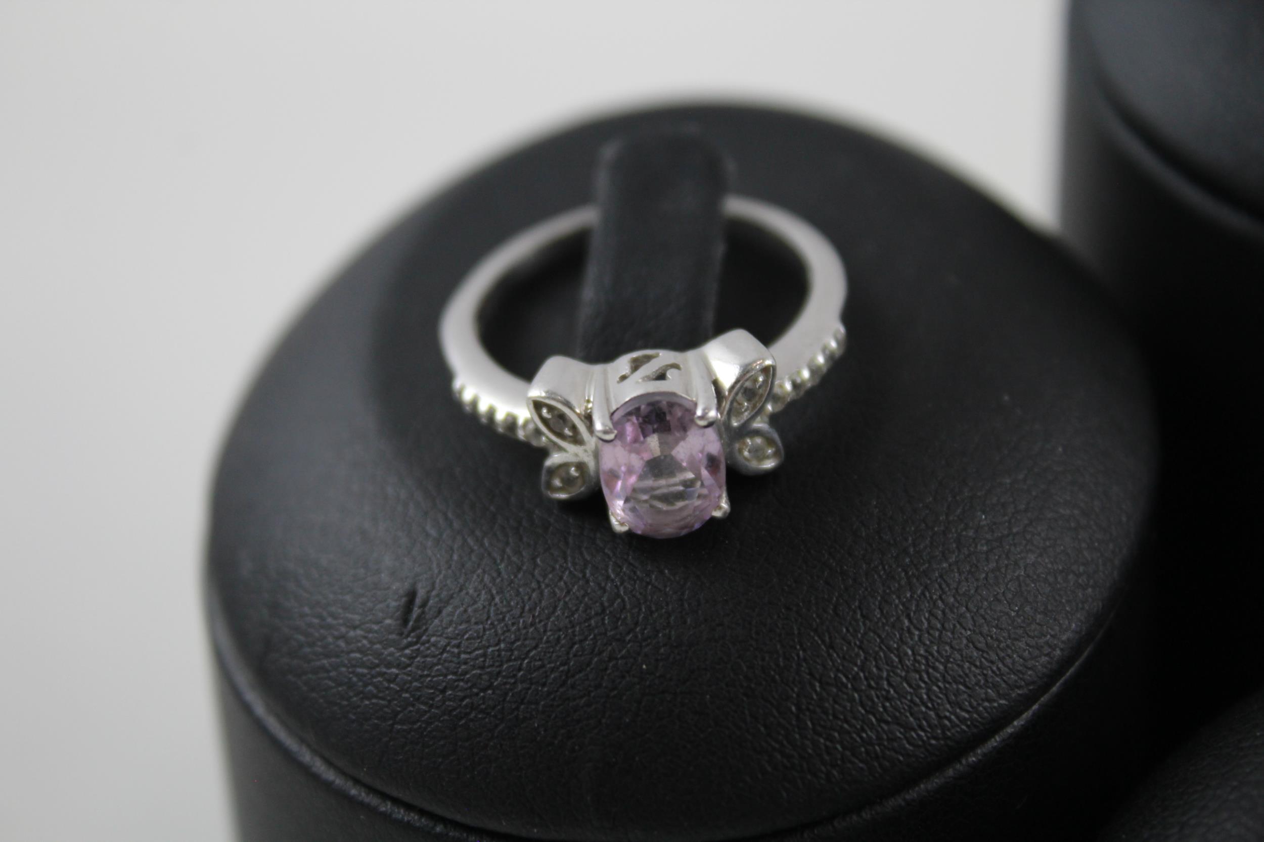 A collection of silver gemstone rings including Amethyst (23g) - Image 2 of 9