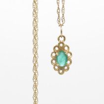 9ct gold emerald single stone pendant necklace (1.3g)