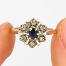9ct gold diamond & sapphire floral cluster ring (2.5g) Size L