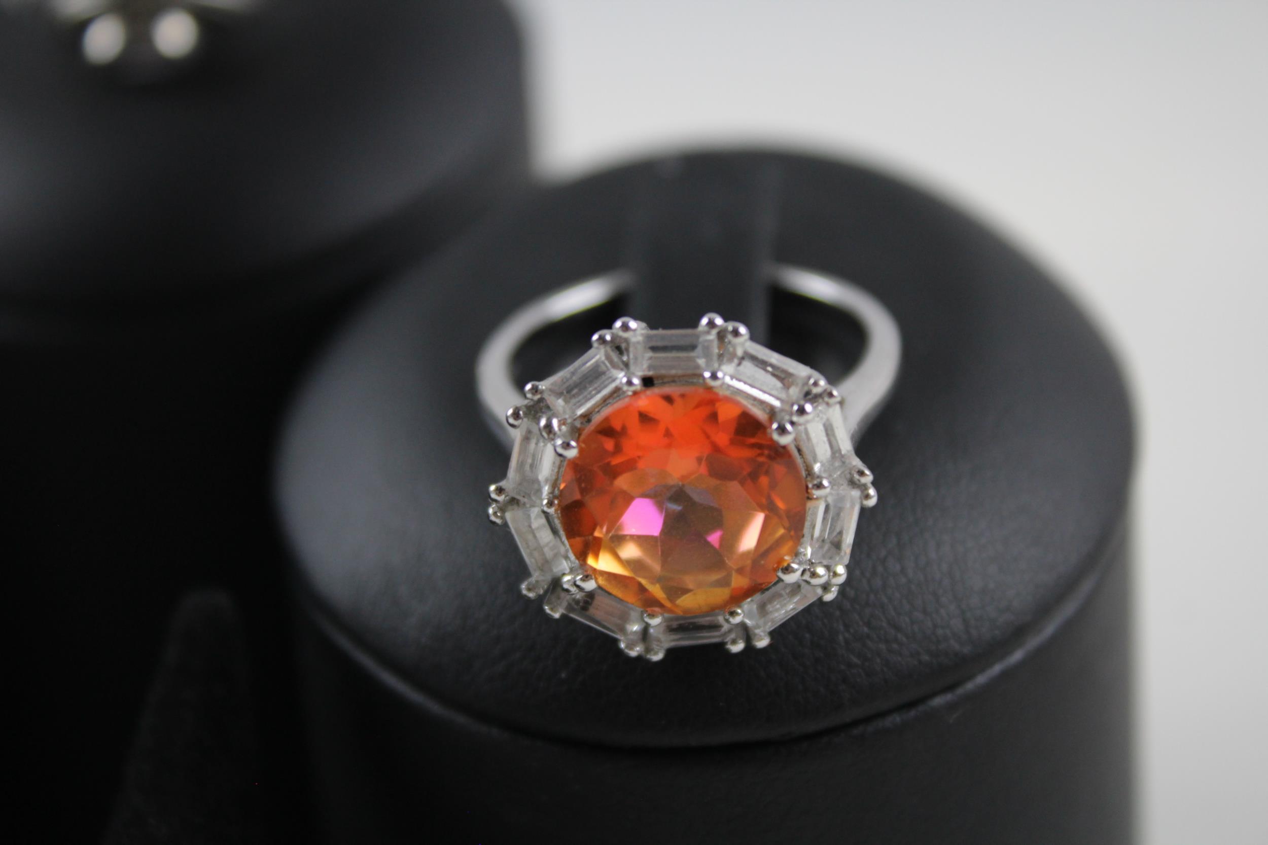 A collection of silver gemstone rings including Amber (41g) - Image 8 of 10