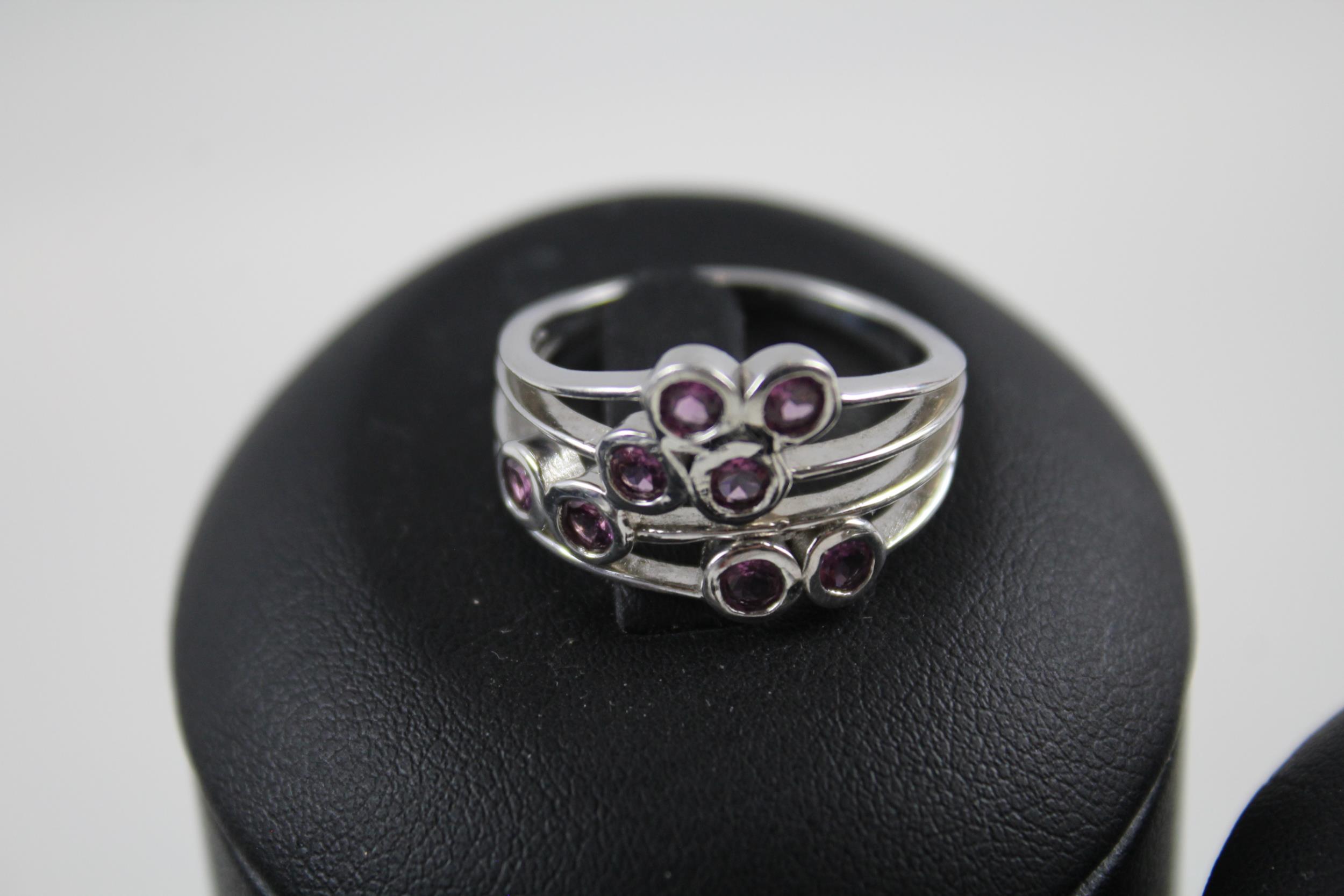 A collection of silver gemstone rings including Fluorite (34g) - Image 6 of 9