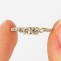 18ct gold diamond ring (2.6g) Size Q