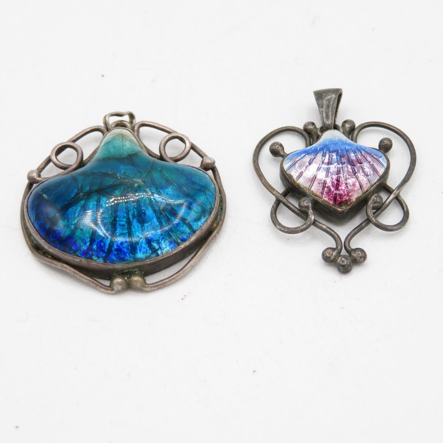 Two silver Nouveau style enamel pendants by Newlyn Enamel (12g) - Image 2 of 8