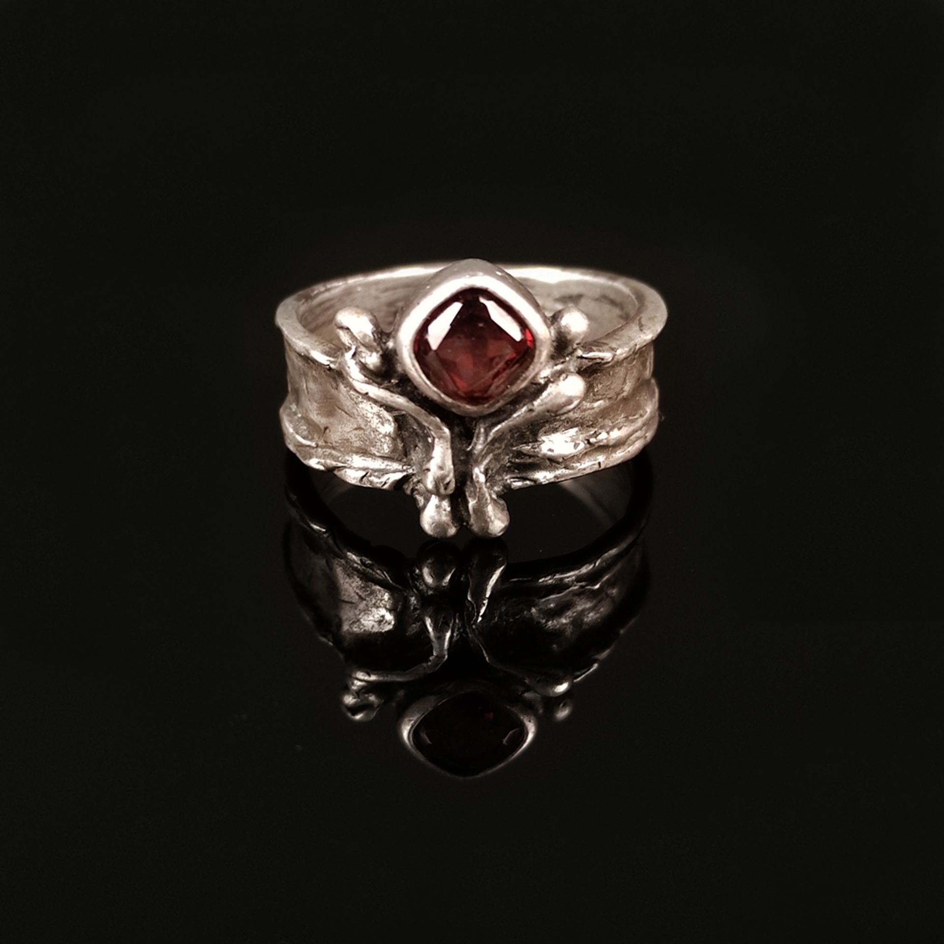 Designer garnet ring, silver 835, 5.9g, Perli-Schmuck Schwäbisch Gmünd, ring designed as a structur - Image 2 of 3