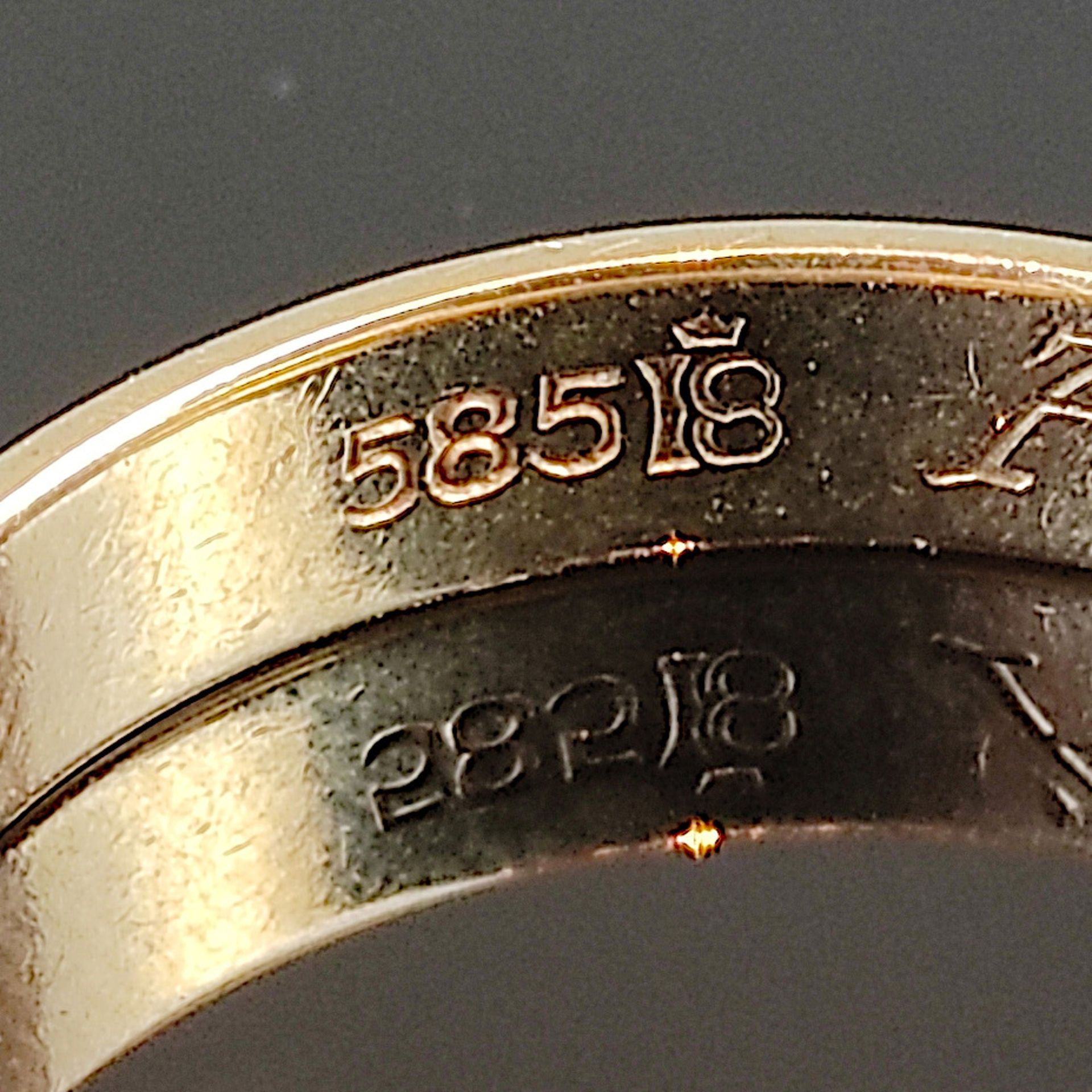Pair of gold rings, 585/14K yellow gold (hallmarked), 7.8g, textured surface, each with engraving i - Image 2 of 3