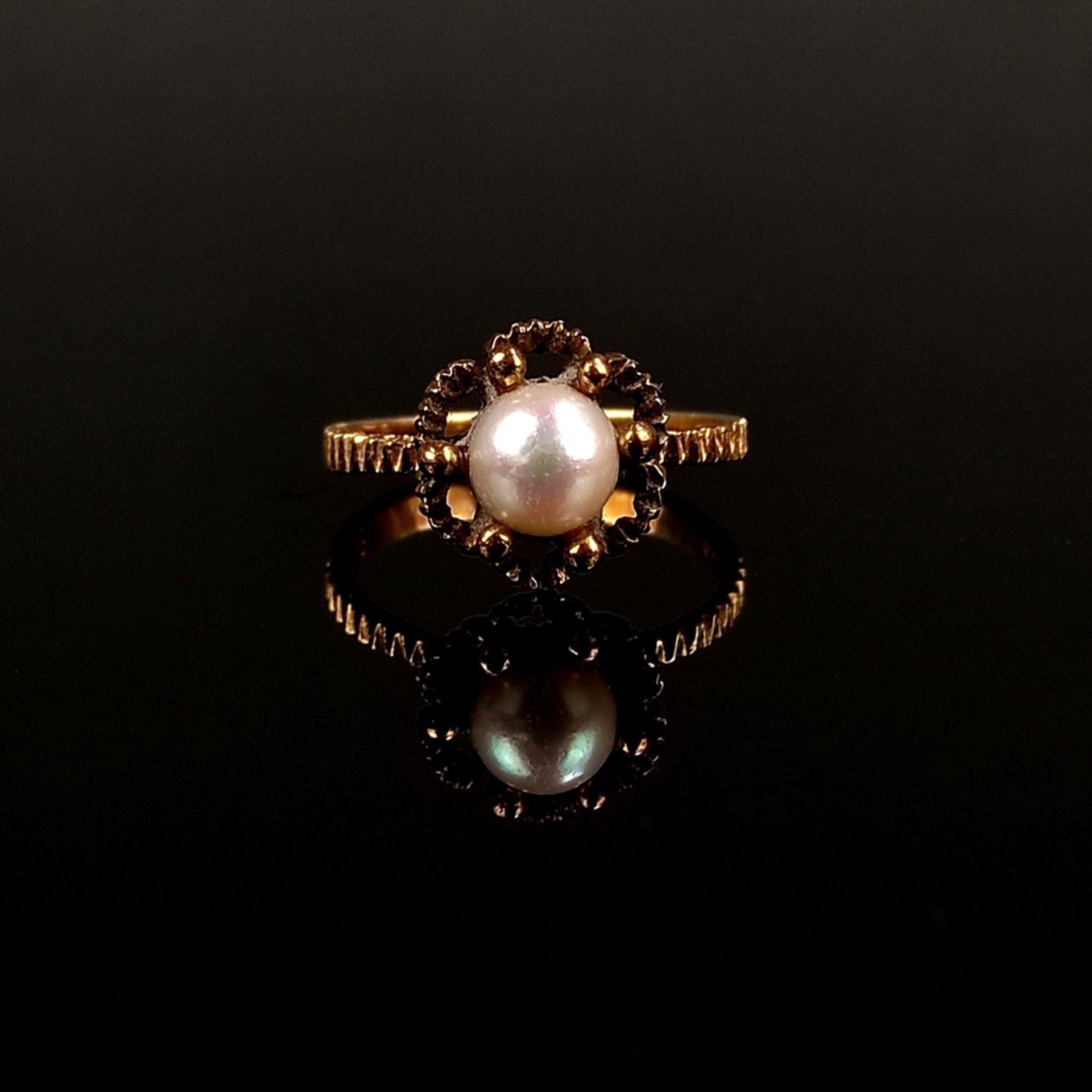 Antique pearl ring, 585/14K yellow gold (hallmarked), 3.42g, flower-shaped pearl in the centre, dia - Image 2 of 4